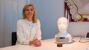 Elin Öberg Mårtenzon (TNG): "Met social interview robot Tengai de strijd aangaan tegen bias in recruitment"