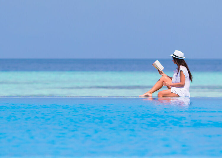 Leesvoer voor in de zon: Drie inspirerende boekentips over recruitment en tech