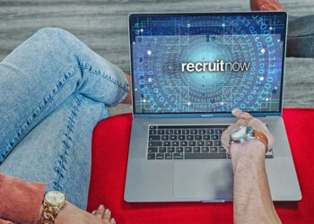 RecruitNow lanceert AI-assistent voor volledig geautomatiseerd schrijven van vacatures