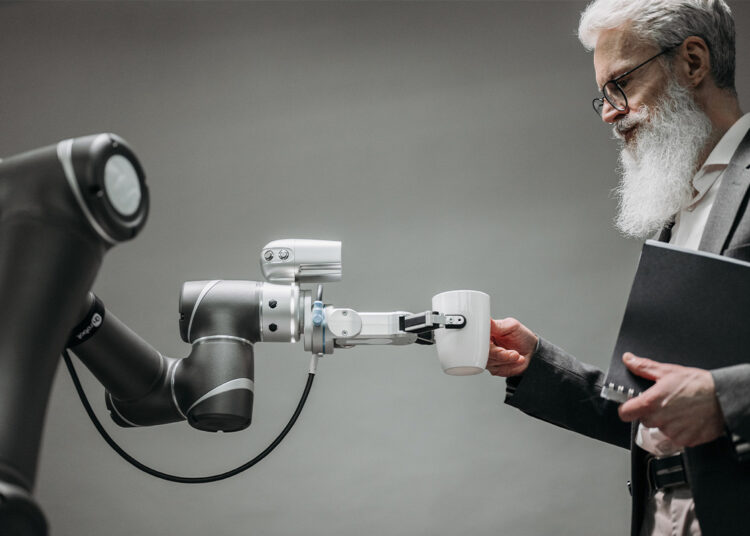 EVA.ai kondigt nieuwe AI-sidekick aan met 6 miljard parameters: EVA LLM