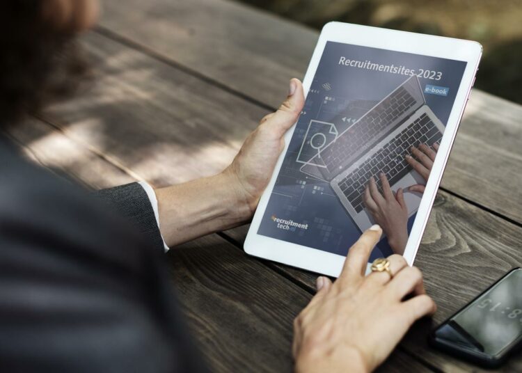 Tips, interviews én ChatGPT in het e-book Recruitmentsites: Trends 2023