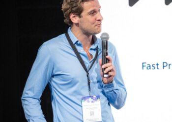 Tom Rooijakkers: Founding Head of Sales bij Spott